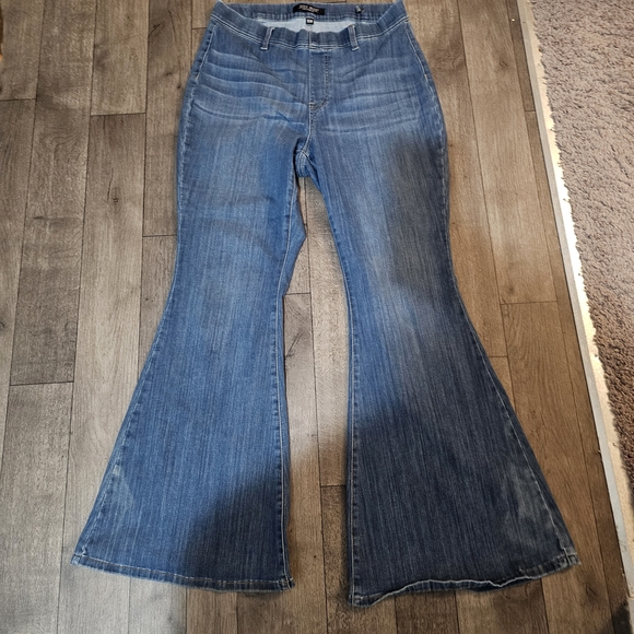 Judy Blue Classic Flare Jeans in Blue Size 16w {J3} - Picture 2 of 11